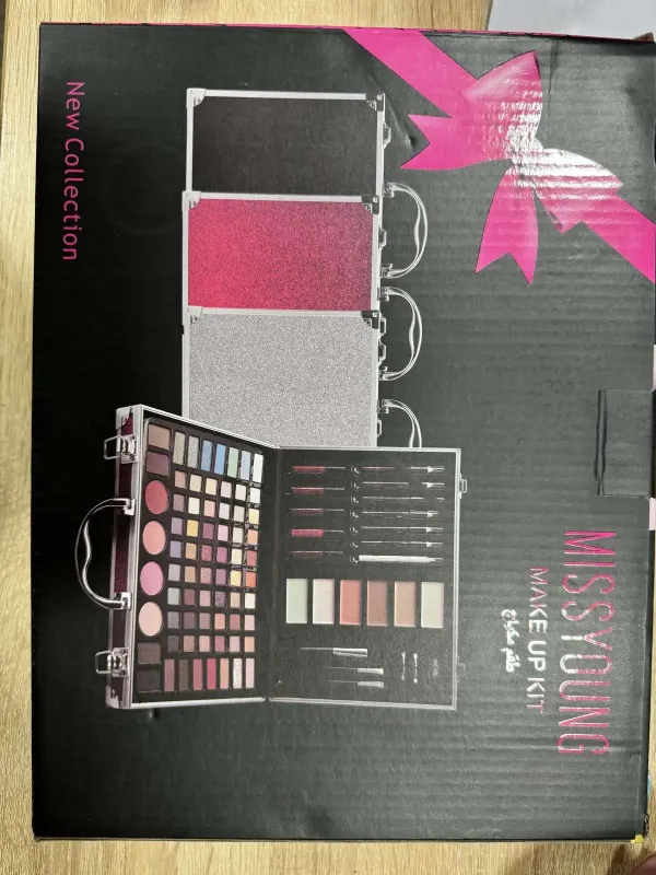 Повний набір косметики в подарунковій валізі Missyoung GM20250-1