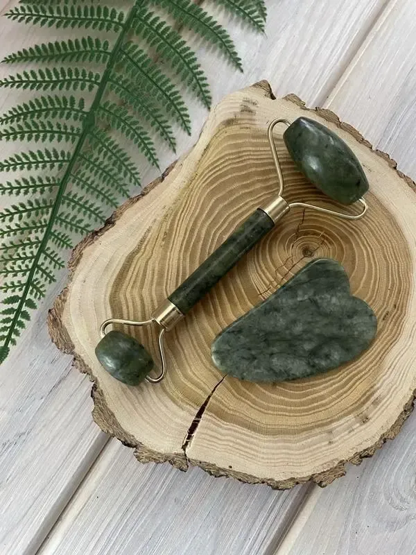 Масажер нефритовий ролер + гуаша скребок