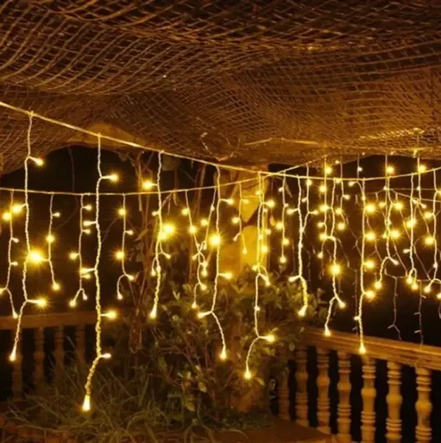 Холодний білий Новорічна святкова гірлянда бахрома 120 Led прозорий провід 3х0.5 м