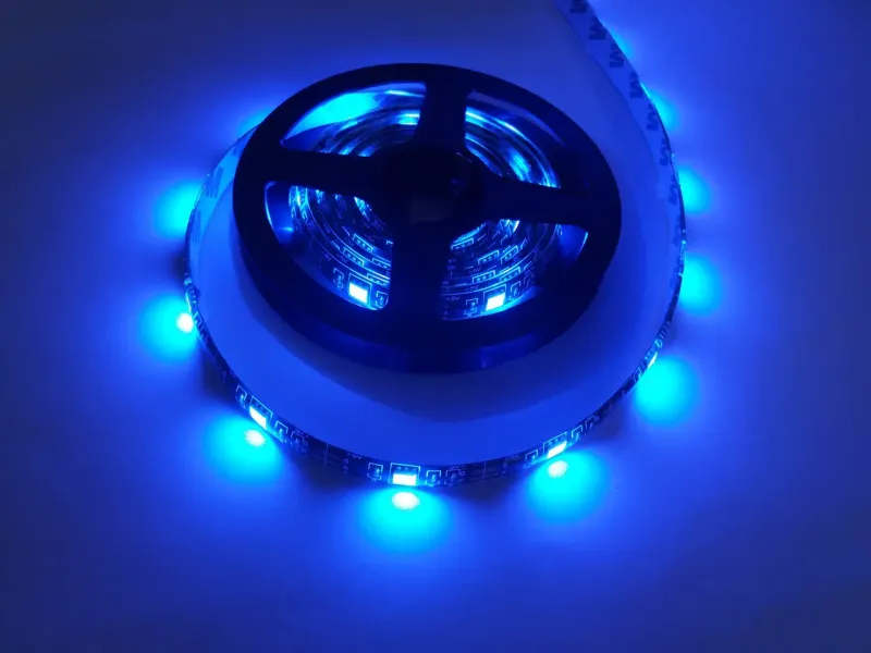Стрічка світлодіодна RGB 5050 2м з пультом для підсвічування телевізора, монітора, меблів від USB