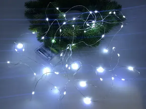 Гірлянда роса нитка світлодіодна 5 м на батарейках для дому холодний білий
