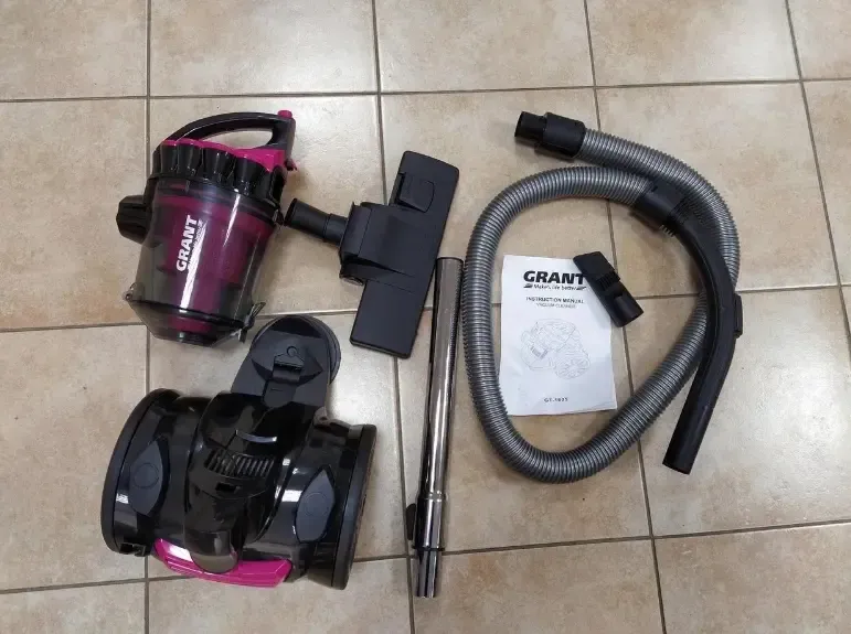 рожевий Пилосос без мішка GRANT GT- 1605 (Контейнерний пилосос) 3000 Вт + універсальна щітка