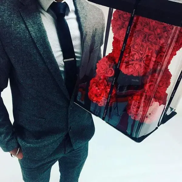 Ведмедик з троянд у подарунковій коробці 25 см ЧЕРВОНИЙ