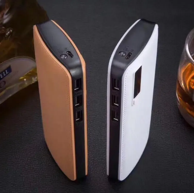 Портативне зарядне 20000 mahc екраном 3 USB + ліхтарик, павер банк, Power Bank