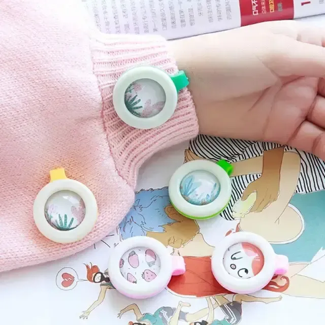 Кліпса від комарів Bikit Guard з натуральними екстрактами з поліетиленовою капсулою.