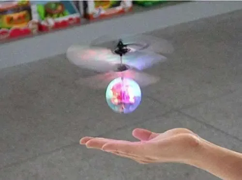 Літаючий м'яч Whirly Ball led