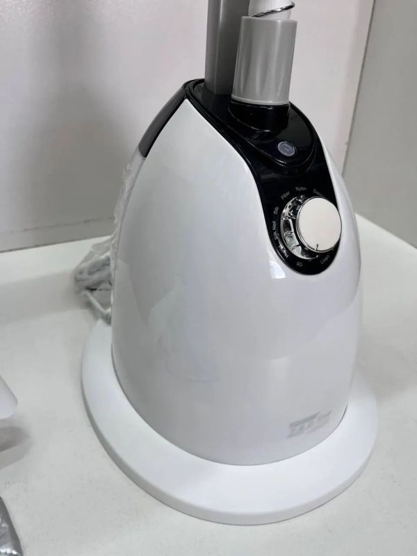 Білий Відпарювач вертикальний для одягу зі стійкою Zepline ZP-130 3000W