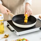 Скляний дозатор оливкової олії із щіткою 2 в 1, 180 мл силіконова крапельниця для вимірювання пляшки для приготування їжі та щітка для випічки