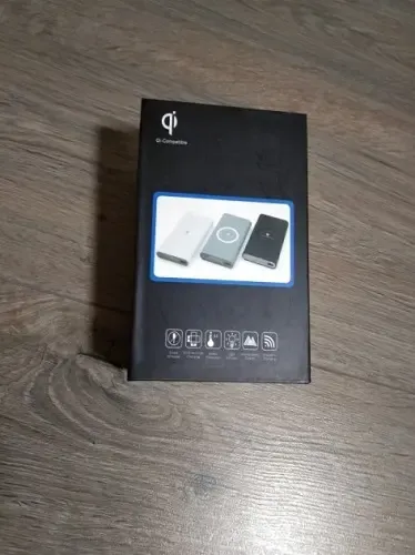 Зовнішній акумулятор Power Bank 30000mAh з бездротовою зарядкою