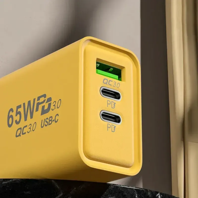 Зарядний пристрій для телефону (65W), 1xUSB + 2хType-C / Адаптер для заряджання / Швидка зарядка для смартфона